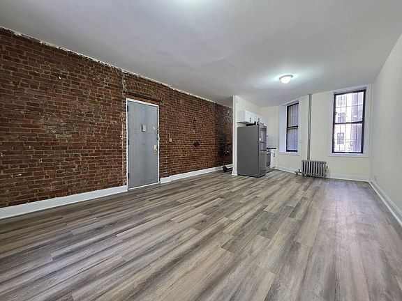 2nd image of 16 E 105th St #W