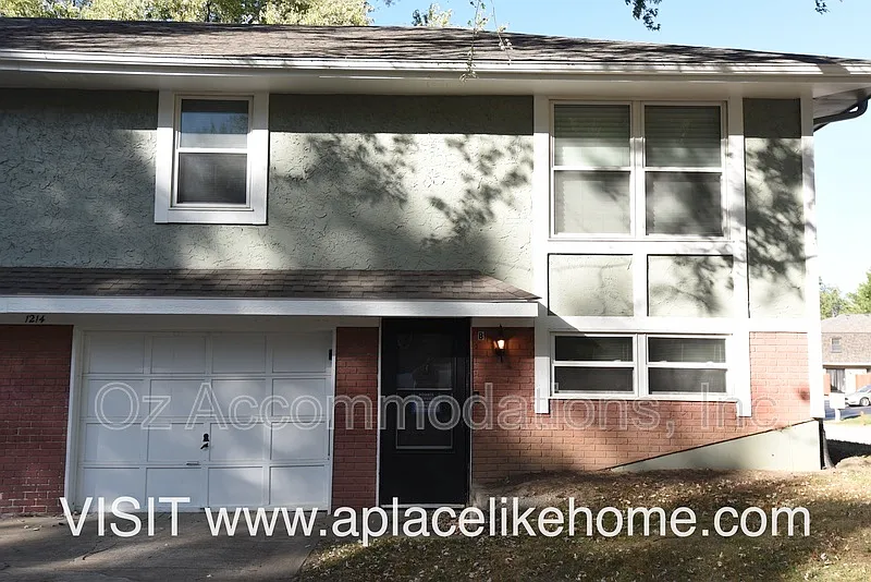 2 bed, 1.0 bath, 1000 sqft, $1,275 — Photo 1