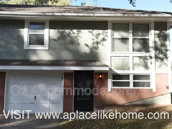 1214 SE 3rd Ter #B, Lees Summit, MO 64063