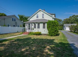 58 Chase St, Hyannis, MA 02601