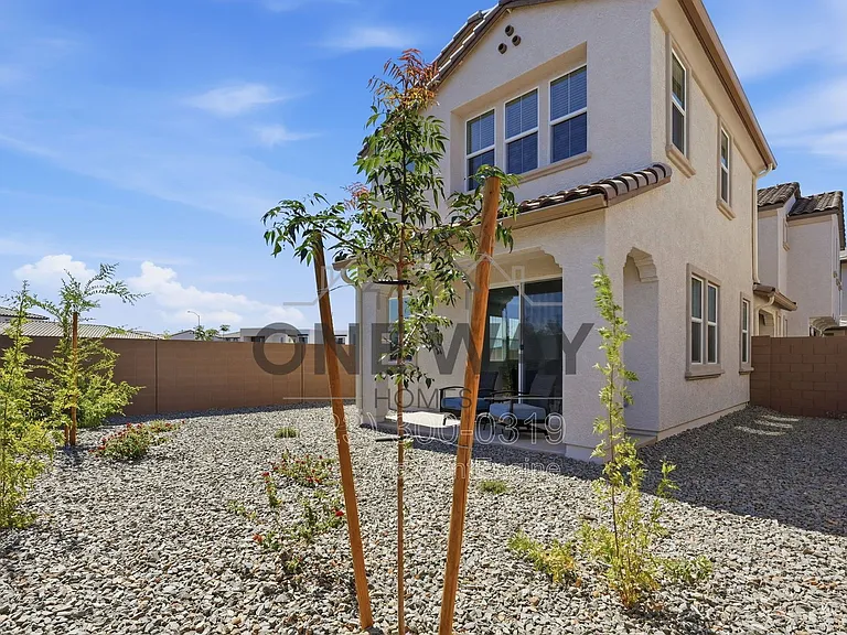 10204 E Ulysses Ave — Photo 7