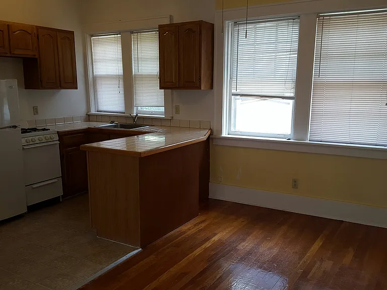 178-180 Meigs St #11 — Photo 2