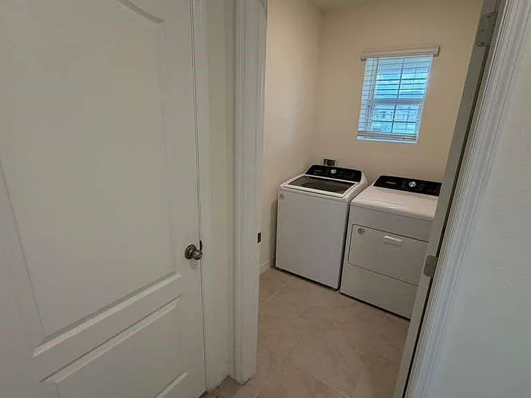 1511 Catbriar Way — Photo 30