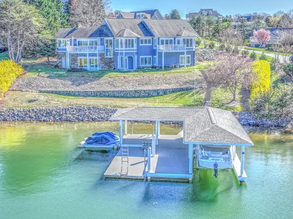 44 Watch Hill Cir, Moneta, VA 24121