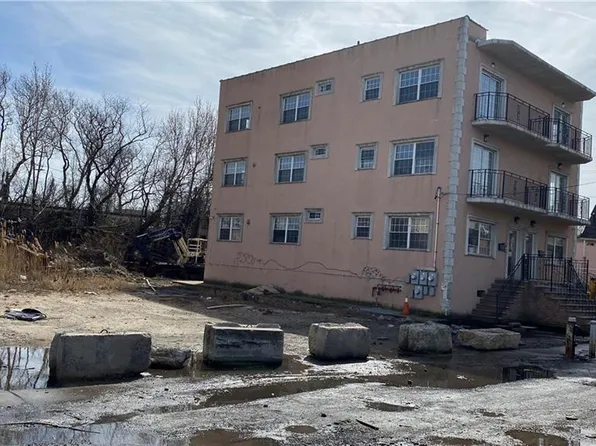 330 Beach 84th St, Far Rockaway, NY 11693