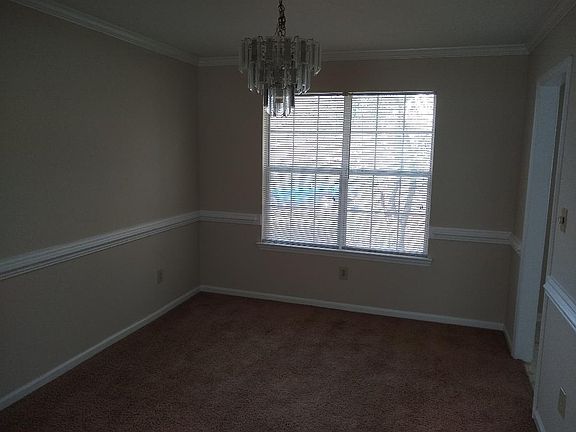 5th image of 202 Adirondack Way
