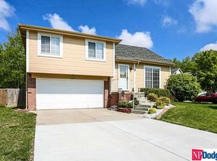 6814 N 116th Cir, Omaha, NE 68164