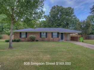 808 Simpson St, Benton, LA 71006