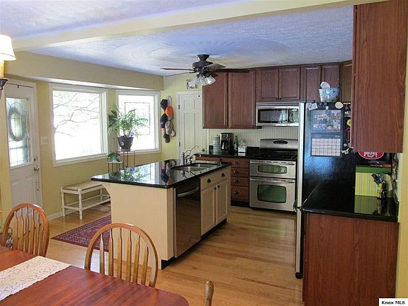 2nd image of 15650 Sherri Dr