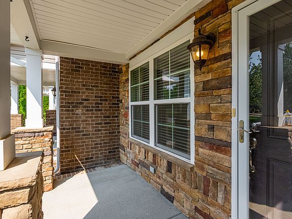 3rd image of 1247 Riverbrook Dr
