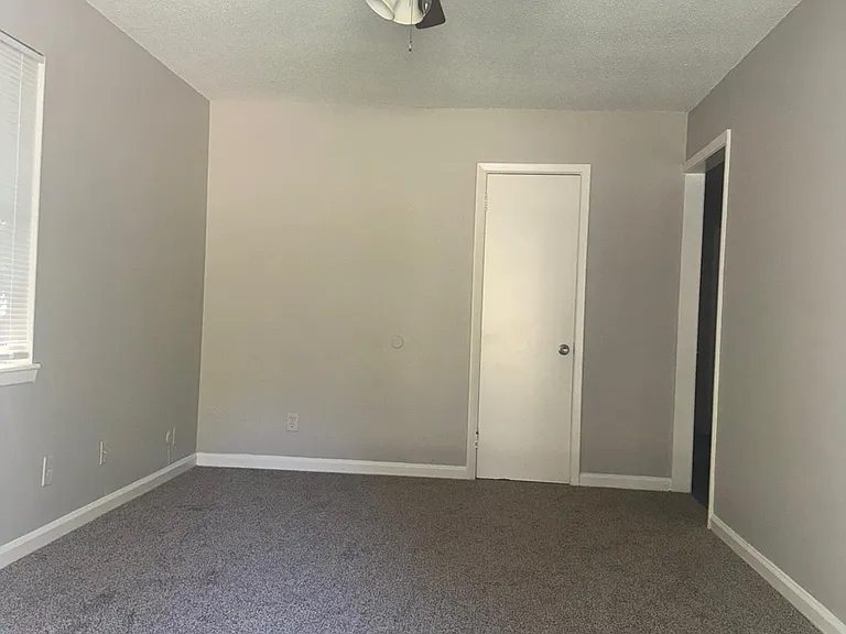 3004 Walker St — Photo 8