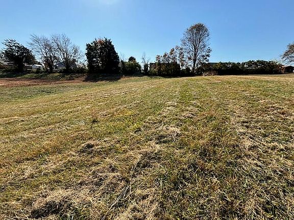 3rd image of 380 Lone Oak Dr