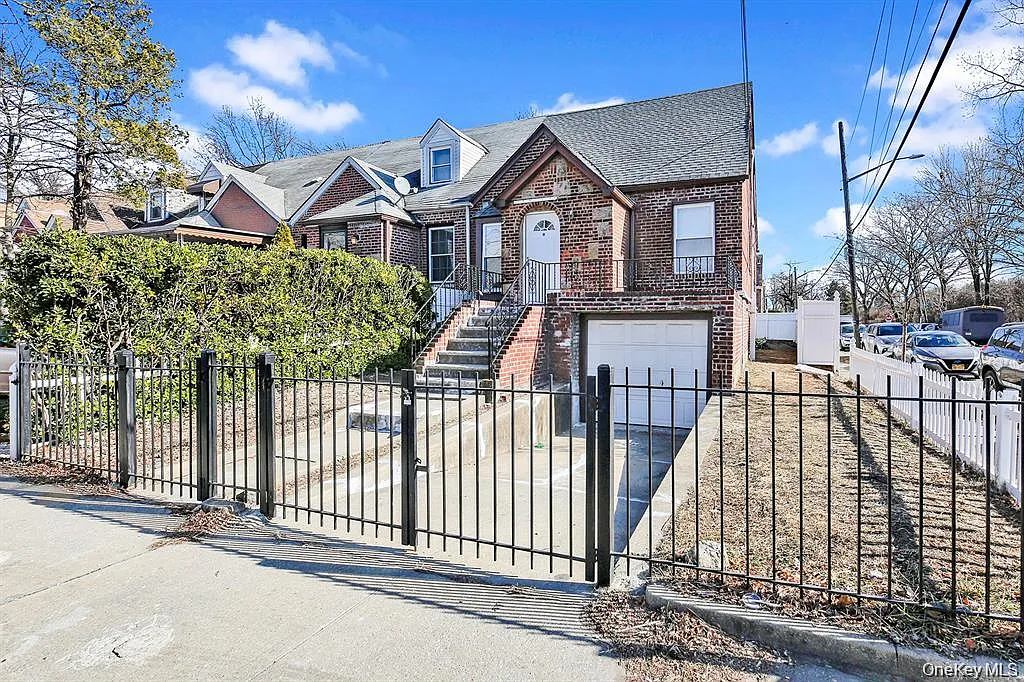6 bed, 2.0 bath, 1864 sqft, $7,300 — Photo 1
