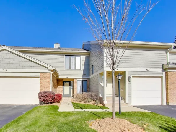 716 Ascot Ct #104B, Libertyville, IL 60048