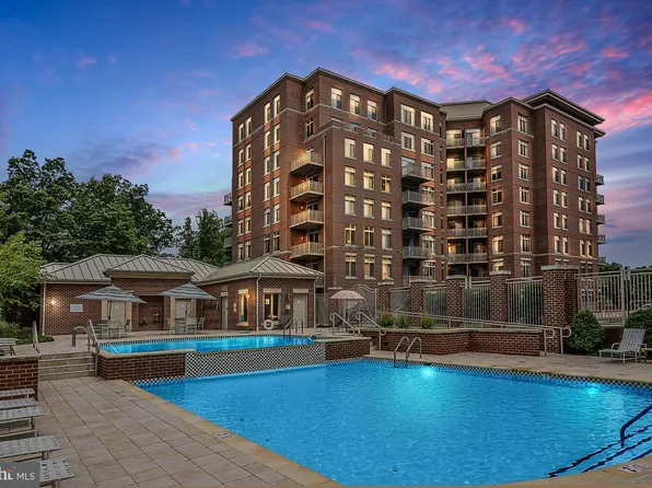 4480 Market Commons Dr Unit 603, Fairfax, VA 22033