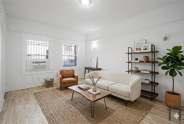 1136 S Alvarado St #1 — Photo 2