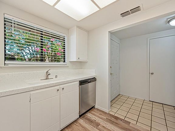 4th image of 5510 Chianti Way