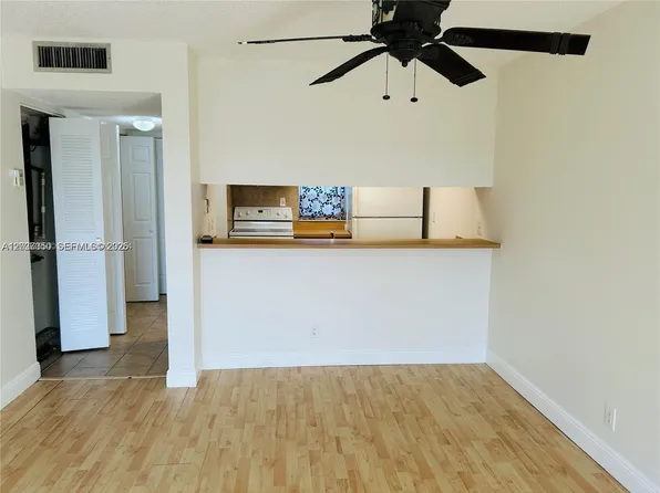 8600 N Sherman Cir APT 504, Hollywood, FL 33025