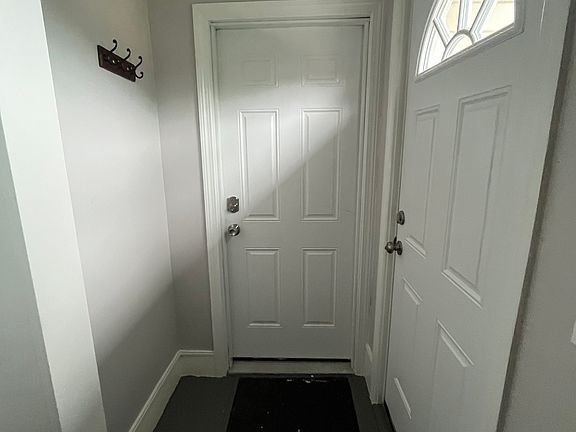 3rd image of 107 Pleasant St Floor 3