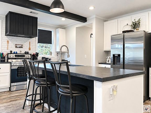 4th image of 251 Terry Ln