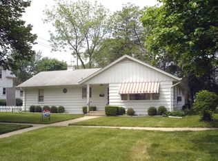 825 S 3rd St, St Charles, IL 60174