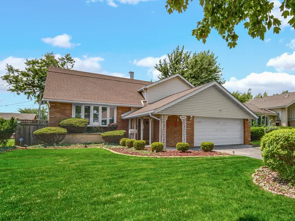 9236 S Karlov Ave, Oak Lawn, IL 60453