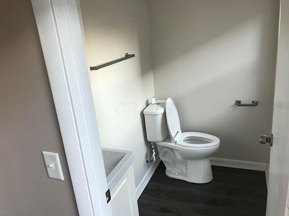 4th image of 108 Park St