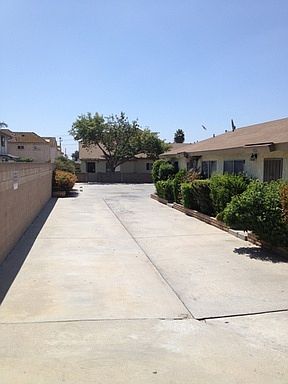 3rd image of 8818 Ramona St