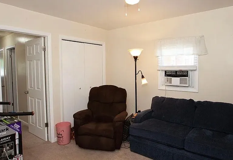 1416 Adams Cir — Photo 9