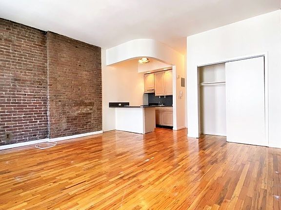 2nd image of 38 W 85th St #3A