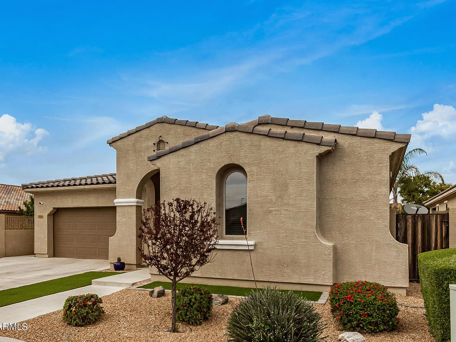 4 bed, 2.0 bath, 2061 sqft, $3,500 — Photo 4