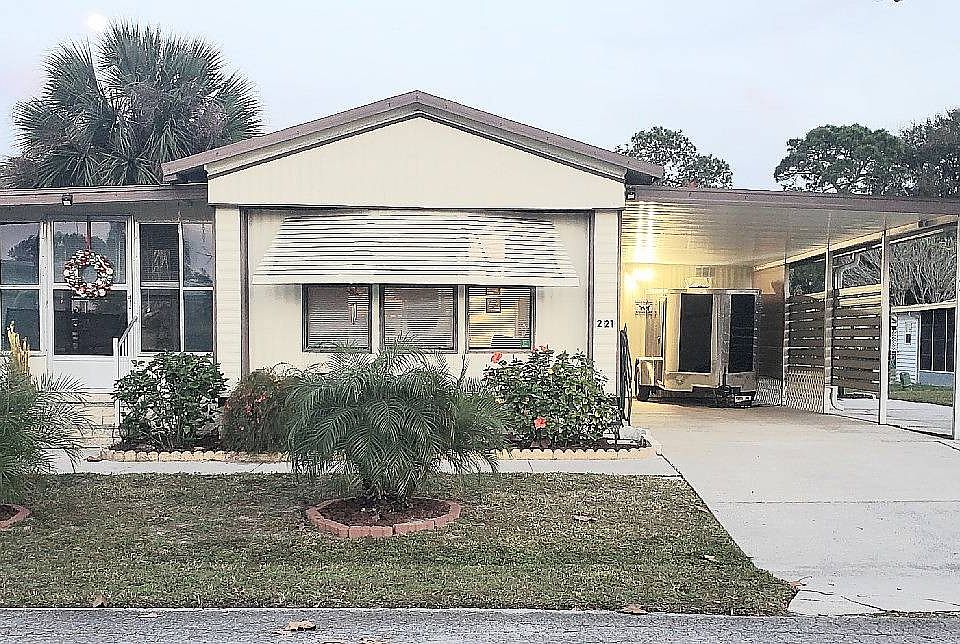 1st image of 221 Poppy Dr