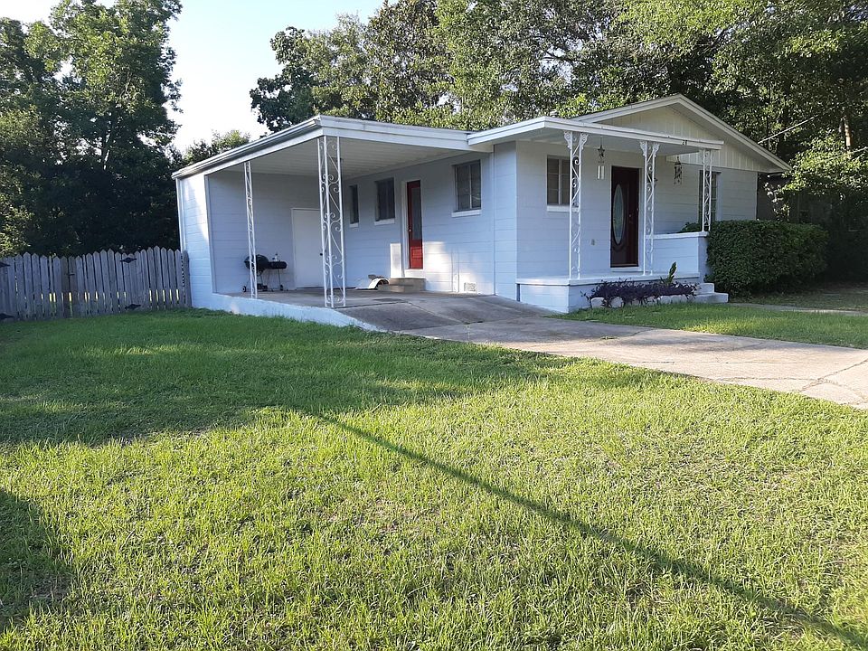 1st image of 28 Redwood Cir