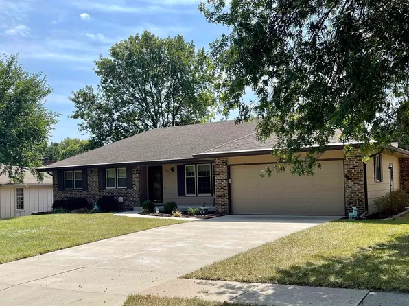 5819 SW 27th St, Topeka, KS 66614