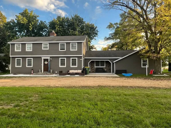 612 13th St SW, Pipestone, MN 56164