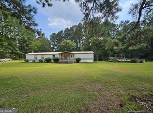 881 Twin Forks Rd, Pembroke, GA 31321