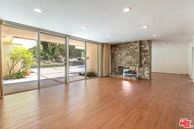 3318 Dona Maria Dr — Photo 8
