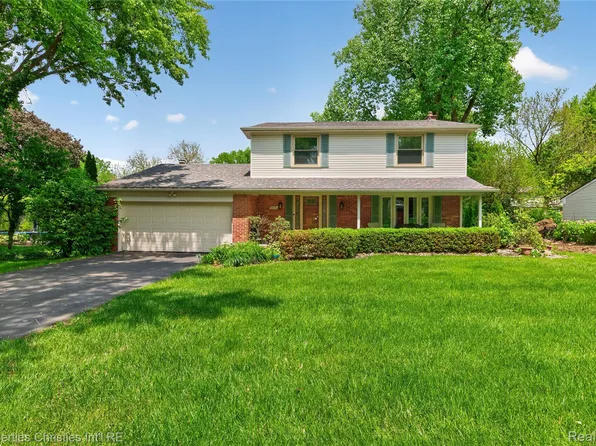 475 Henley Dr, Bloomfield Hills, MI 48304