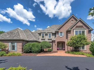 14080 Chesterwood Dr, Brookfield, WI 53005