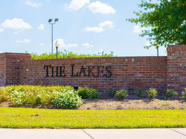 120 Greenwood Pl, Breaux Bridge, LA 70517