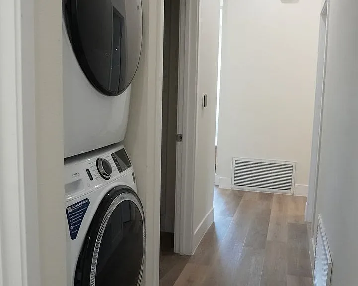 2712 Menlo Ave — Photo 11