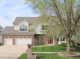 943 Leverenz Rd, Naperville, IL 60565