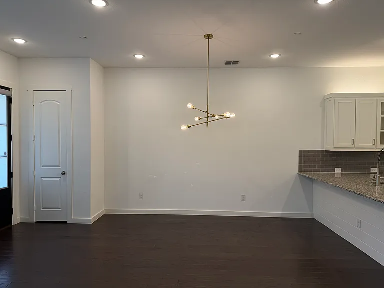 7305 Sprangletop St — Photo 5