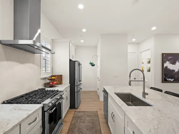 4934 S Beverly Ct E, Salt Lake City, UT 84117
