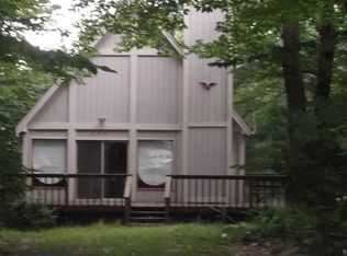 3228 Carobeth Dr, Tobyhanna, PA