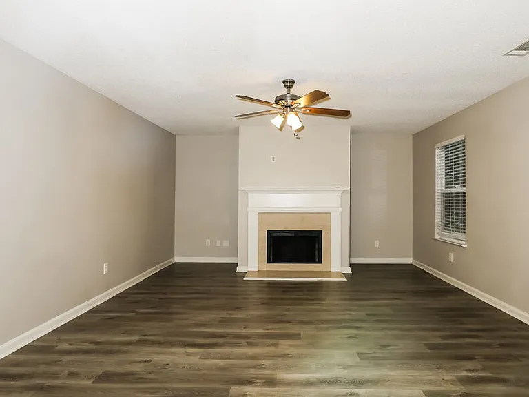 1112 Saint Phillips Ct — Photo 8