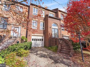 10220 Baltusrol Ct, Oakton, VA 22124