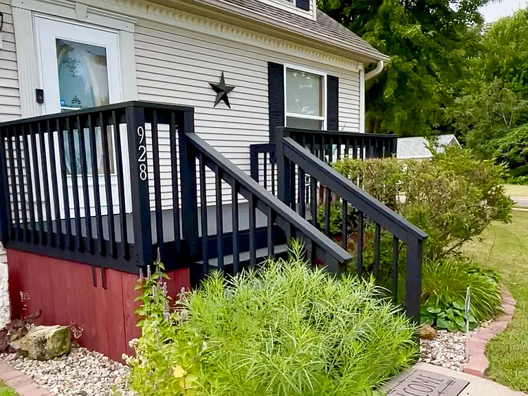 928 Jeremy St — Photo 3