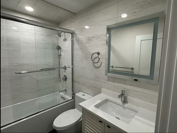5th image of 533 Newbury St #1