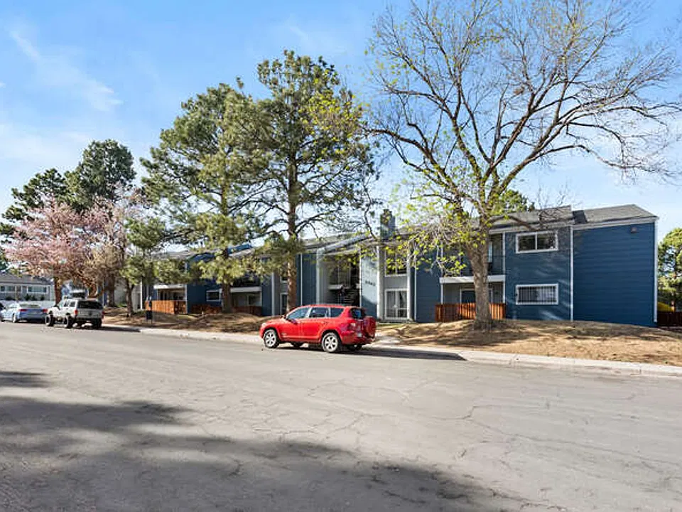 2215 E Geddes Ave #B